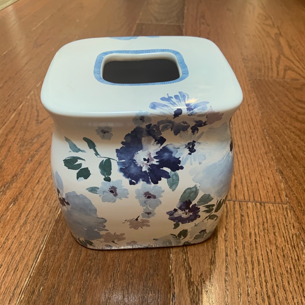 Croscill floral watercolor tissue cover